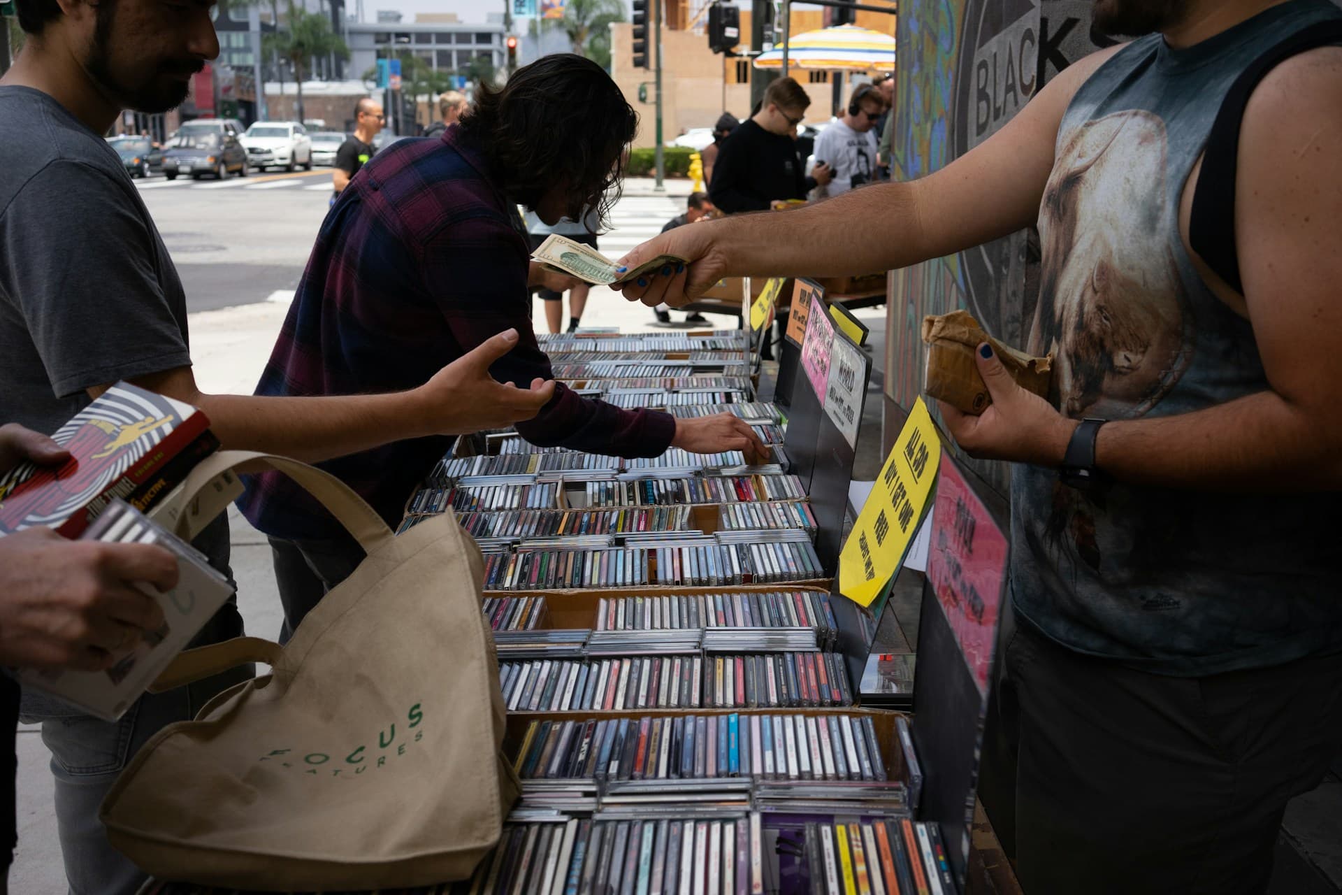 Fair MusE: Behind the Music Stream: who really gets paid?